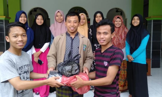 Bersih Masjid-Mushola ala Mahasiswa MBS IAIN Surakarta