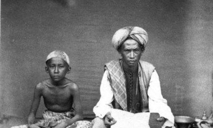 Mengenang Guru: Kisah Santri yang Tak Diajar Ngaji Namun Jadi Kyai