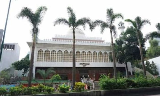 Menara di Antara Rimba Raya Belantara