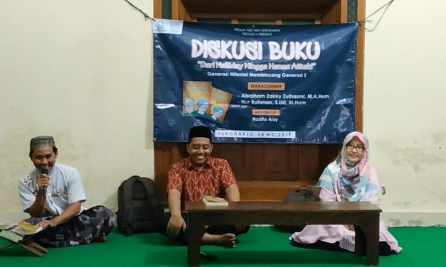 Catatan Diskusi Buku “Dari Halliday Hingga Hannan Attaki”