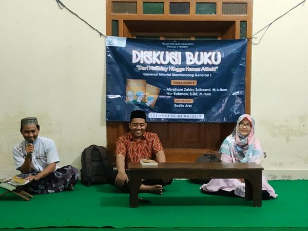Catatan Diskusi Buku “Dari Halliday Hingga Hannan Attaki”