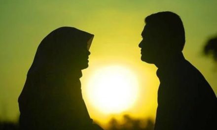 Kebolehan Mencantumkan Nama Suami di Belakang Nama Istri