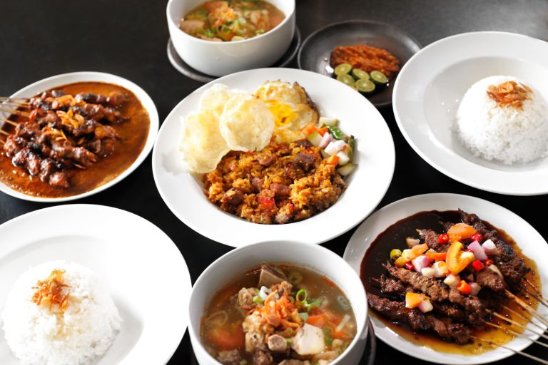 Mempererat Persatuan Lewat Makanan