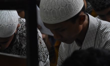 Bermunajat sebagai Ekspresi Cinta         