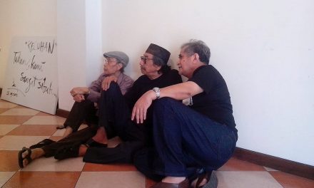 Mengantar Sapardi ke Gerbang