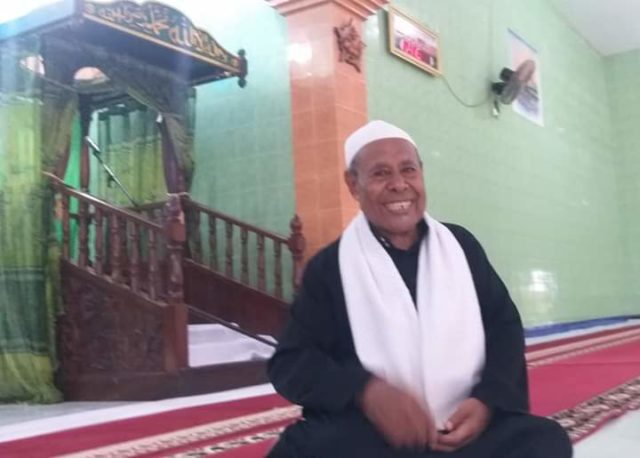 Islam di Pulau Dom, Sorong (2): Imam Masjid, Pengawal Dakwah
