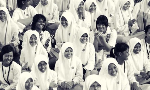 Rumitnya Kasus Pewajiban Jilbab bagi Siswi Non-Muslim