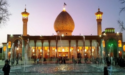 Dua Jenis Masjid: Antara Batu Bata dan Kesadaran Inti