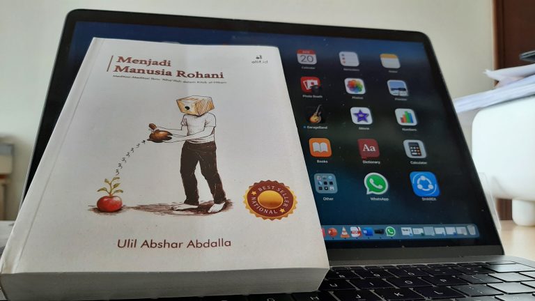 Gus Ulil Abshar Abdalla; dari ‘Membakar Rumah Tuhan’ sampai ‘Menjadi Manusia Rohani’