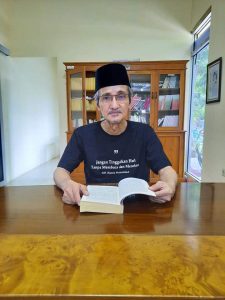 Cahaya Mendahului Kata-kata