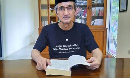 Cahaya Mendahului Kata-kata