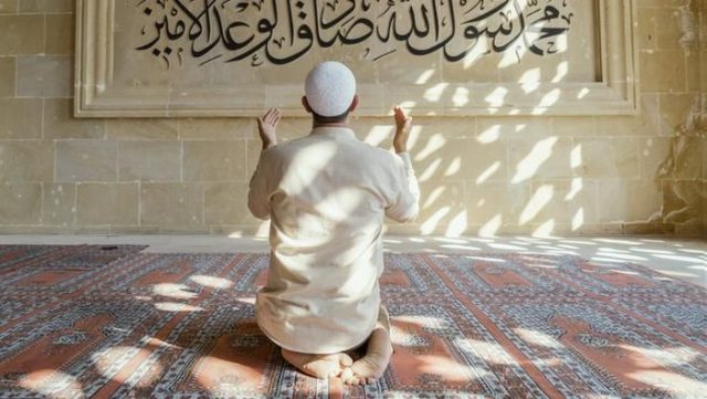 Ibadah Itu Diamalkan, Bukan Diperdebatkan