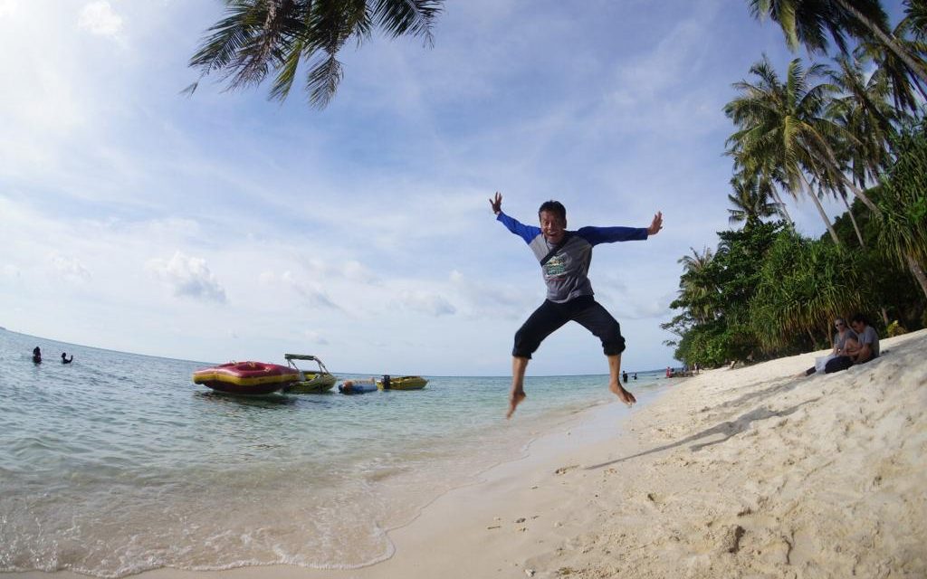 Pak Hudaya, Durian Merah, dan Kenangan
