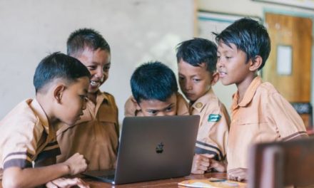 Pendidikan yang Memanusiakan Manusia dan Pendidikan Moderasi Beragama