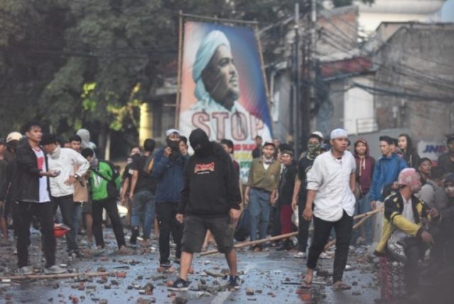 Menelusuri Politik Identitas dan Sentimen Kebencian Muslim Kelas Menengah Kita