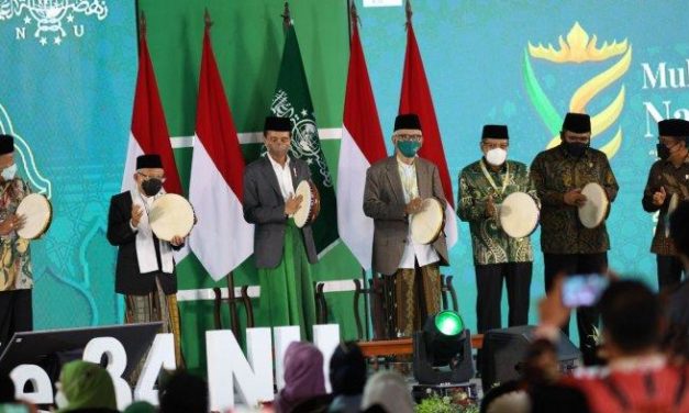 Muktamar NU, Mitsuo Nakamura, dan Gus Dur