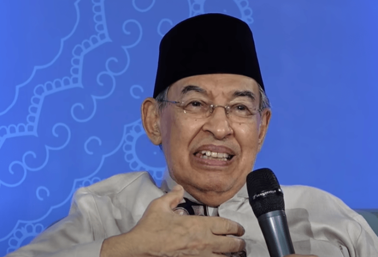 Prof. Quraish Shihab: Maki Saja Tidak Boleh, Apalagi Nendang (Sesajen)