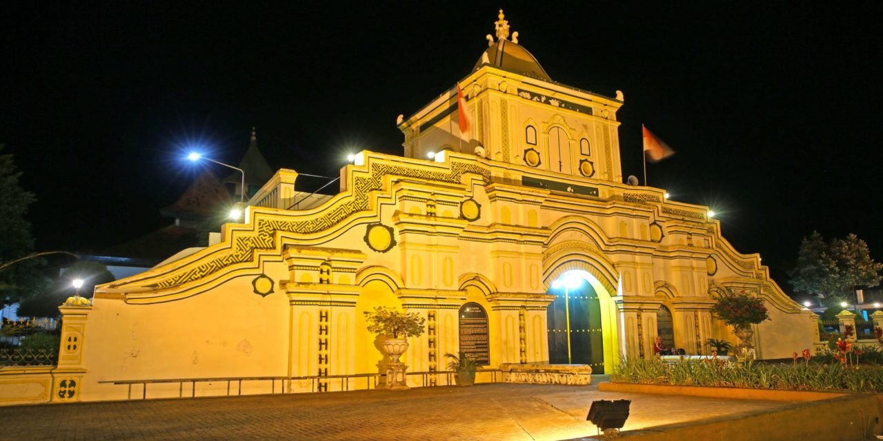 Mengembalikan Kesucian Masjid
