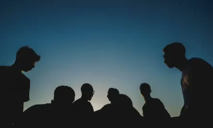 Asu Gedhe Menang Kerahe