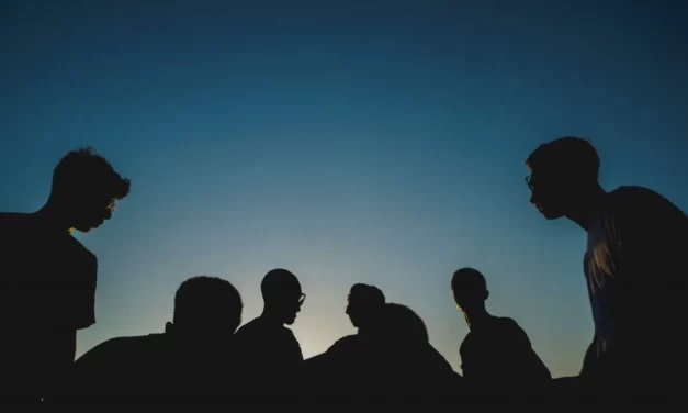 Asu Gedhe Menang Kerahe