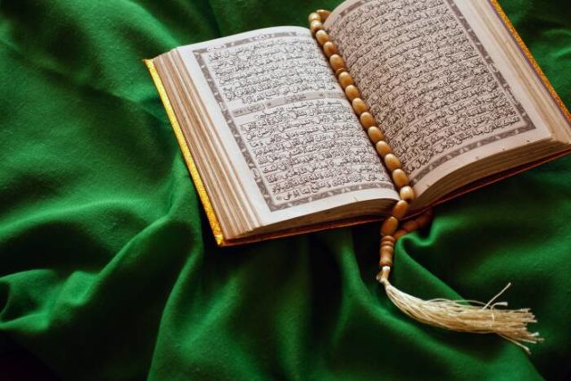 Menabur Pengetahuan Menuai Pahala