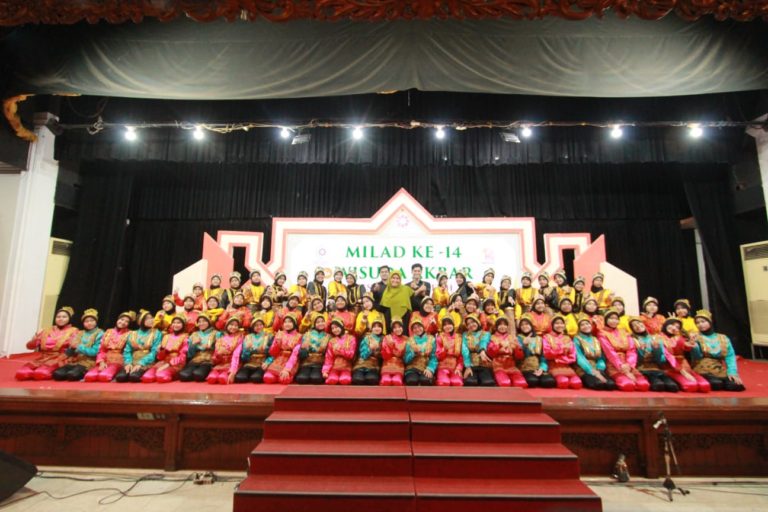 Adakan Wisuda Akbar, Ponpes Daarul Quran Surakarta (DQS) Sukses Cetak Puluhan Penghafal Al-Qur’an