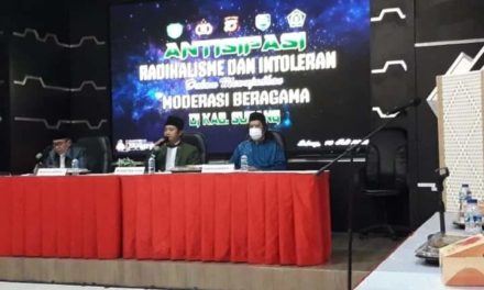 Politik Identitas Berbuah Islamophobia