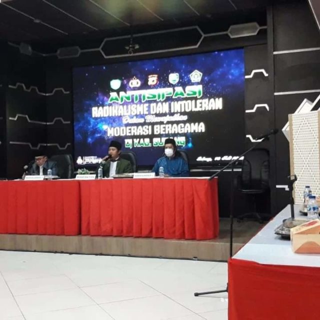 Politik Identitas Berbuah Islamophobia