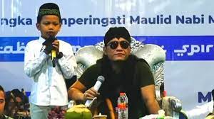Gus Miftah dan Agama Farel