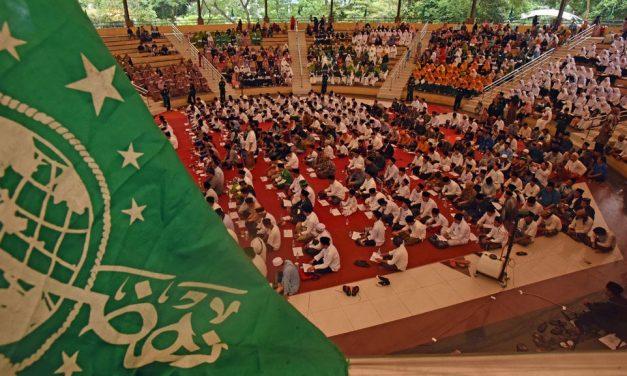 Selamat Tinggal Abad Penuh Rasa Sakit Bagi Warga NU