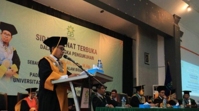 Bahas Tafsir Al-Quran dan Dunia Batin Jawa, Islah Gusmian Dikukuhkan sebagai Guru Besar