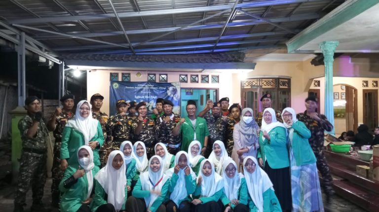 PAC Fatayat NU Gamping Semarakkan Takbir Keliling Iduladha 1444 H