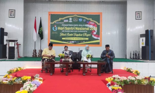 Branch Manager CIMB Niaga dan Ketua HEBITREN Bicara Inovasi Bisnis Pesantren di Talk Show Pesantren Expo 2023