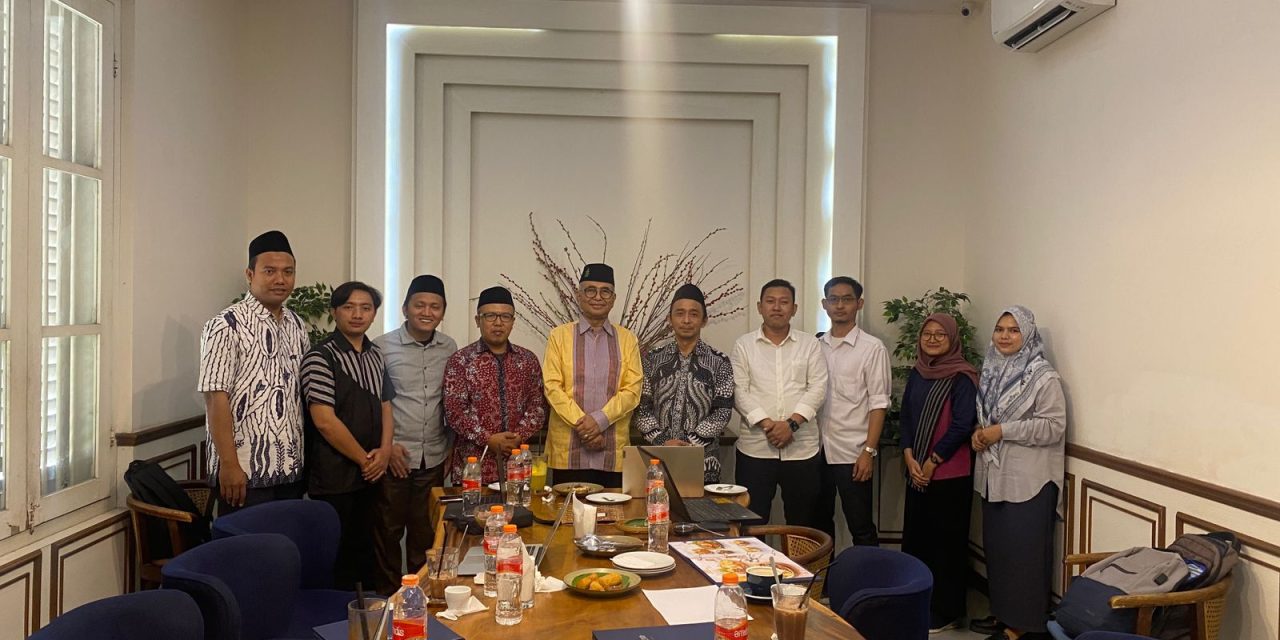 Islamsantun Adakan Riview Buku Khutbah Khutbah Berislam dengan Santun: Kumpulan Khutbah Jumat Tentang Nilai-Nilai Moderasi Beragama