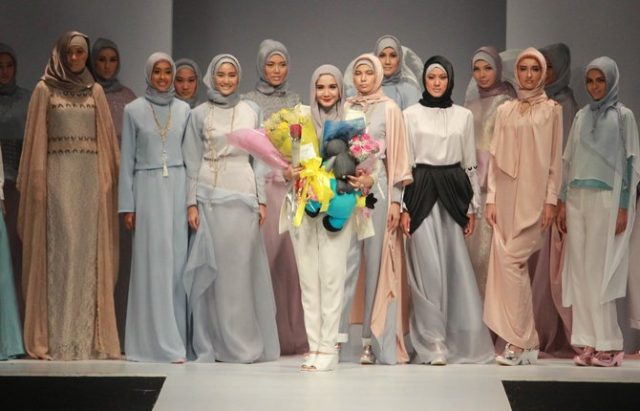 Muslimah dalam Panggung Fashion Masa Kini (II)