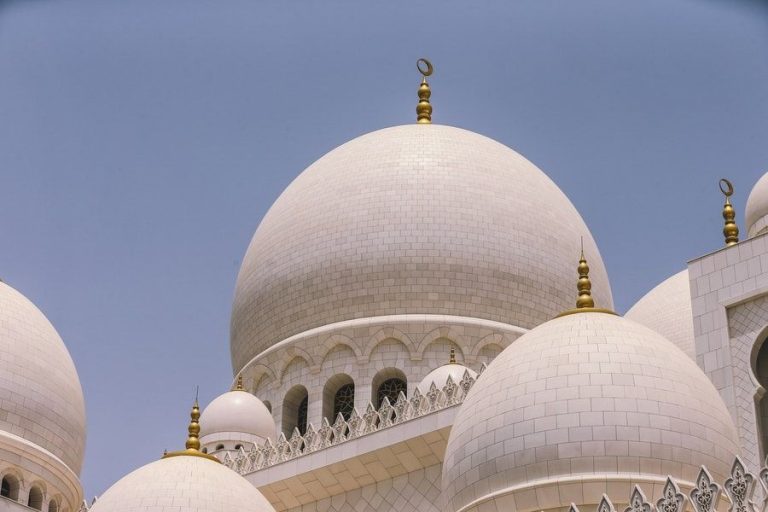 Penggantian Azan ke Running Text Bukan Penistaan Islam dan Kekalahan Umat Islam