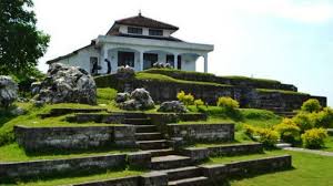 Giri Kedaton:”Vatikan” Islamnya di Jawa