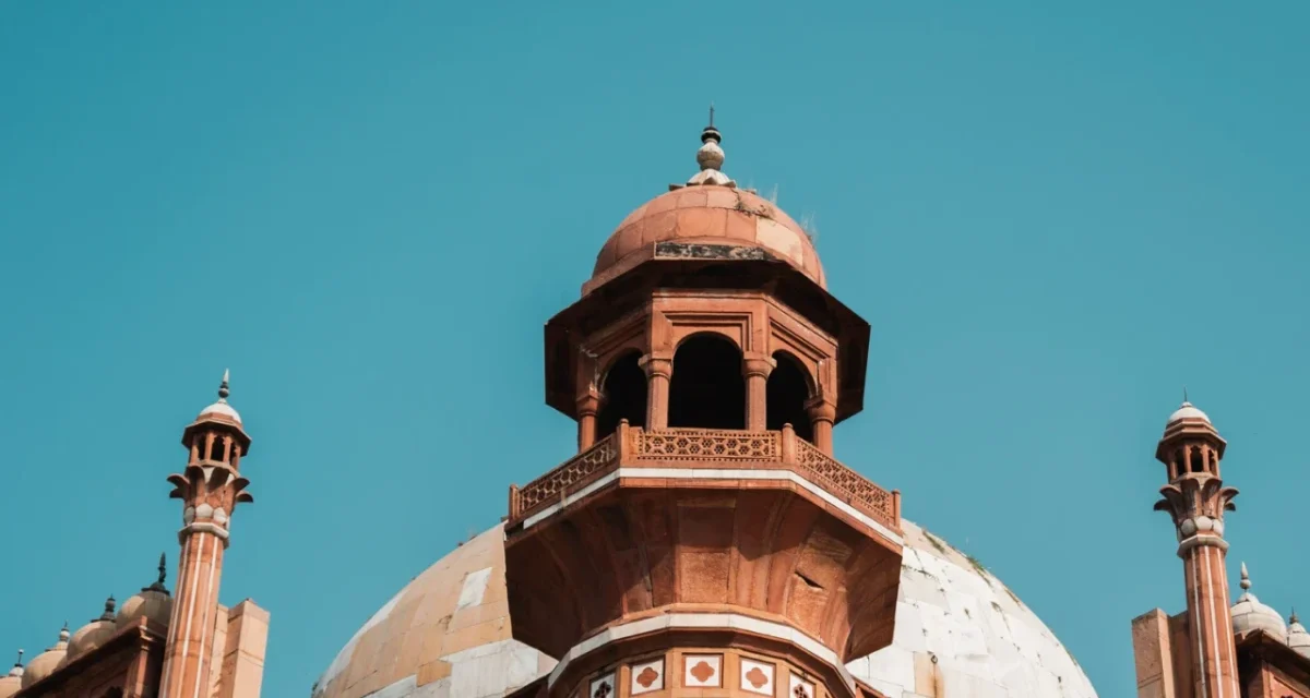 Khutbah Idul Fitri 2025: Raih Kemenangan Idul Fitri dengan Kerukunan antar Sesama