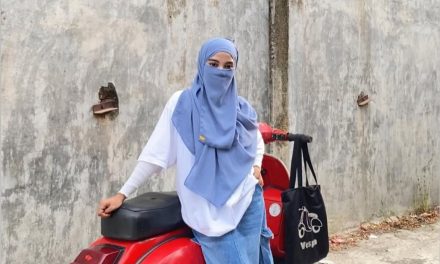 Perempuan Vespa Bercadar: Performa Baru Gerakan Muslimah Hijrah
