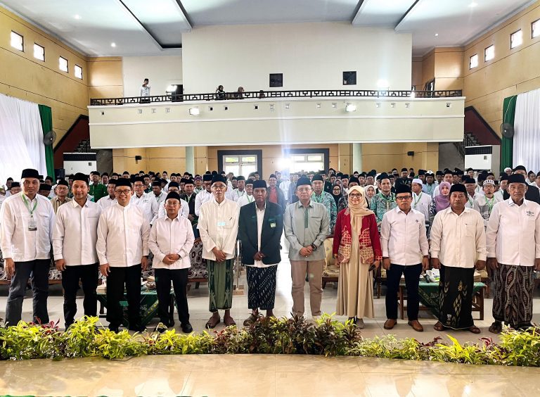 Tegaskan Semangat Civil Society ala Gus Dur di MuktamarIlmu Pengetahuan III Jawa Tengah
