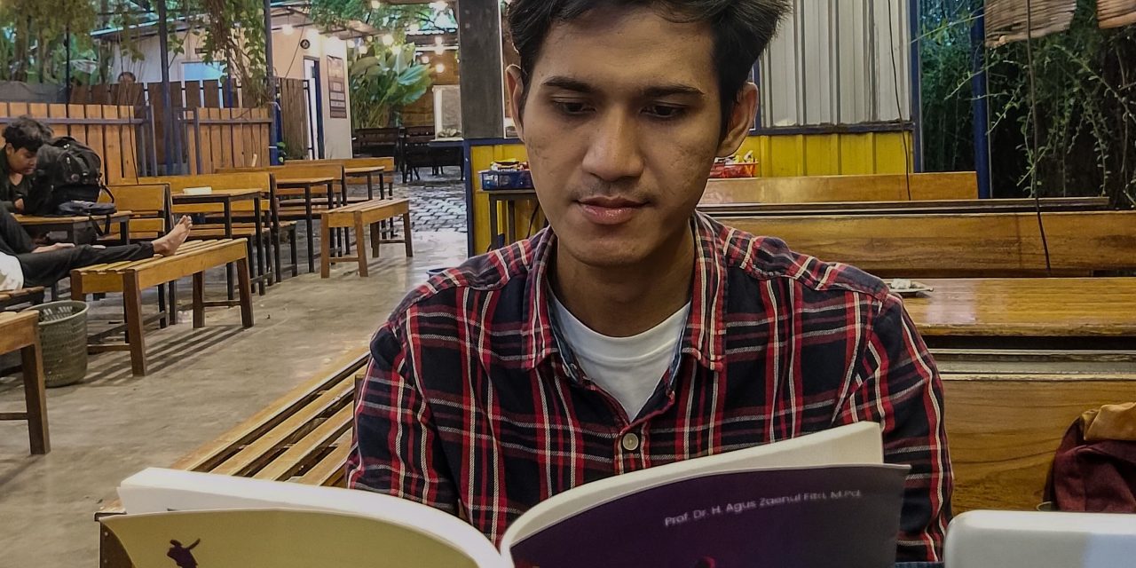 Buku Quantum Spiderman: Kepemimpinan Quantum Berbasis Spiritual Tauhid dalam Manajemen Lembaga