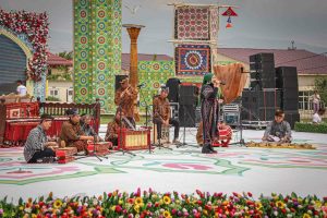 Caping Gunung dan Maumere Bergema di Panggung International Fklor Festival “Boysun Bakhori” Sukandhariya, Uzbekistan