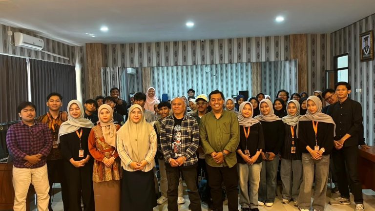 Diskusi Buku “Tersungkur dan Tetap Melawan” Dorong Anak Muda Lebih Kritis terhadap Isu Sosial