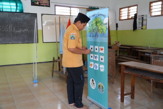 Fun Games di Festival Jagat: Medium Edukasi Ekologi dan Toleransi bagi Santri Seblak